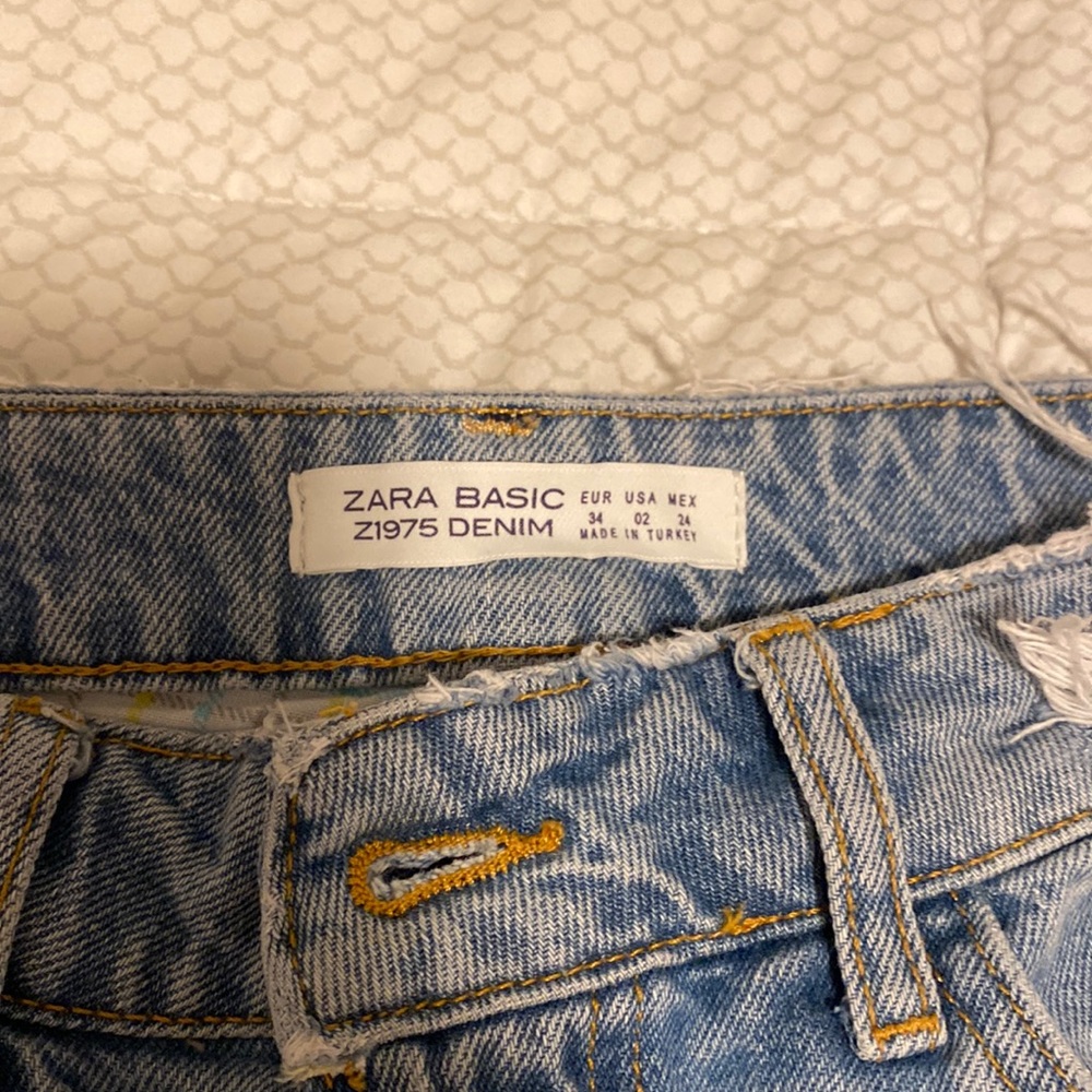 ZARA RIPPED JEANS - Picture 3 of 4